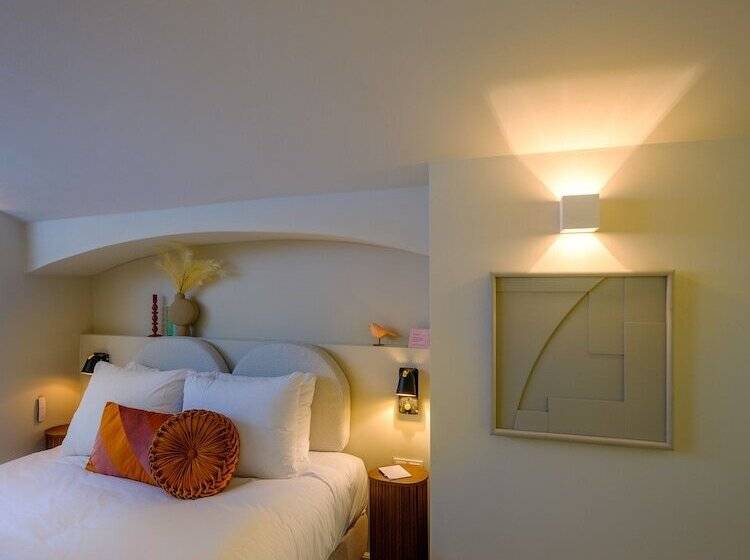 Finch Boutique Hotel, Downtown