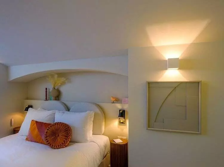 Finch Boutique Hotel, Downtown