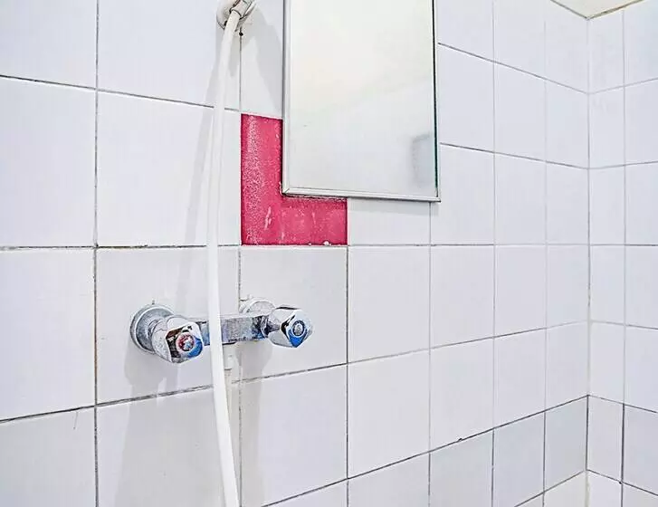 Hotelli Lie Mas Prigen Pasuruan Mitra Reddoorz