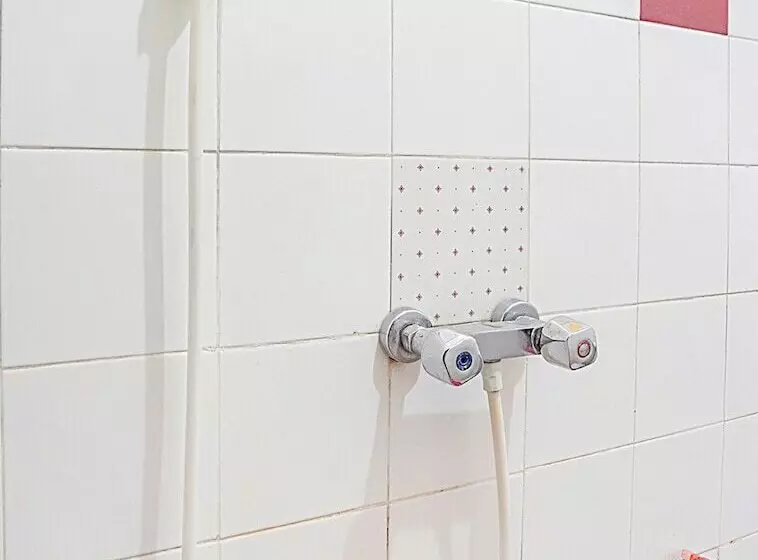 Hotelli Lie Mas Prigen Pasuruan Mitra Reddoorz