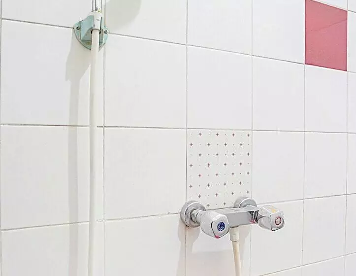 Hotelli Lie Mas Prigen Pasuruan Mitra Reddoorz