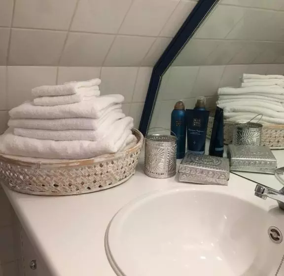 ペンション Cavalli's Cottage