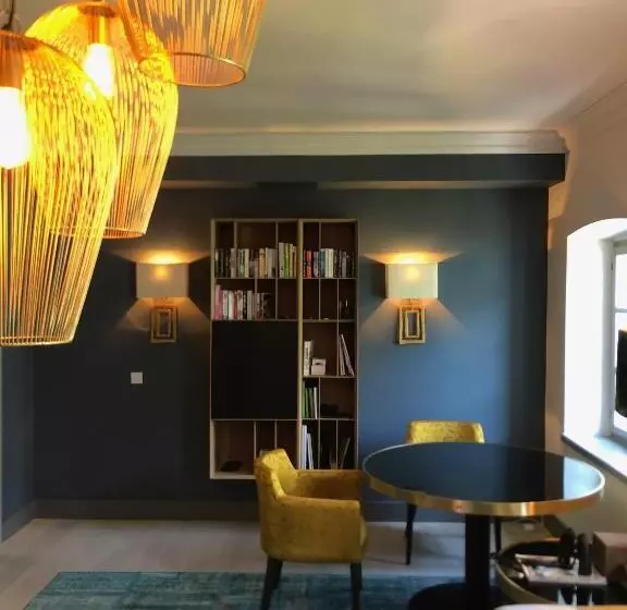 تختخواب و صبحانه Palazzo Sbutega