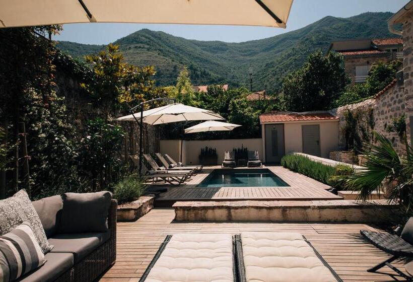 تختخواب و صبحانه Palazzo Sbutega