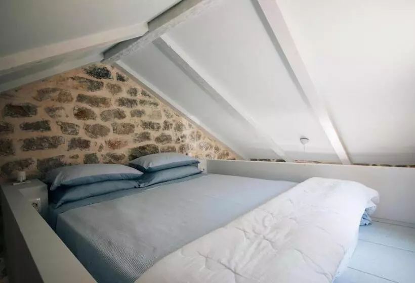 تختخواب و صبحانه Palazzo Sbutega