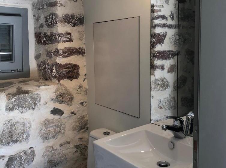 تختخواب و صبحانه Palazzo Sbutega