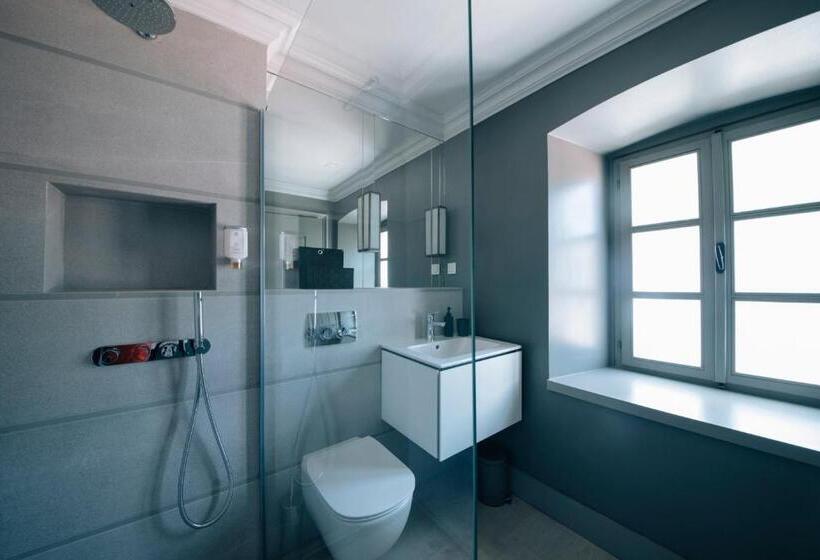 تختخواب و صبحانه Palazzo Sbutega