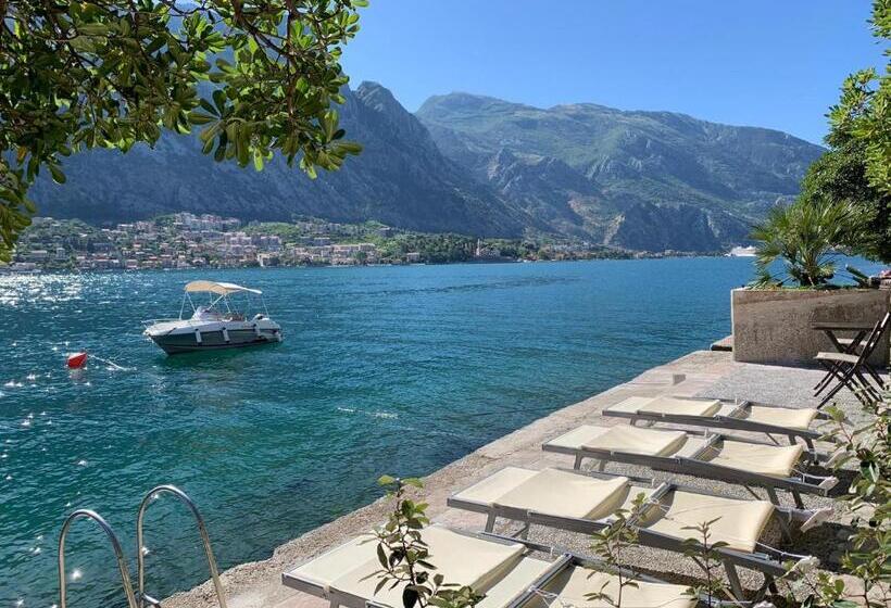 تختخواب و صبحانه Palazzo Sbutega