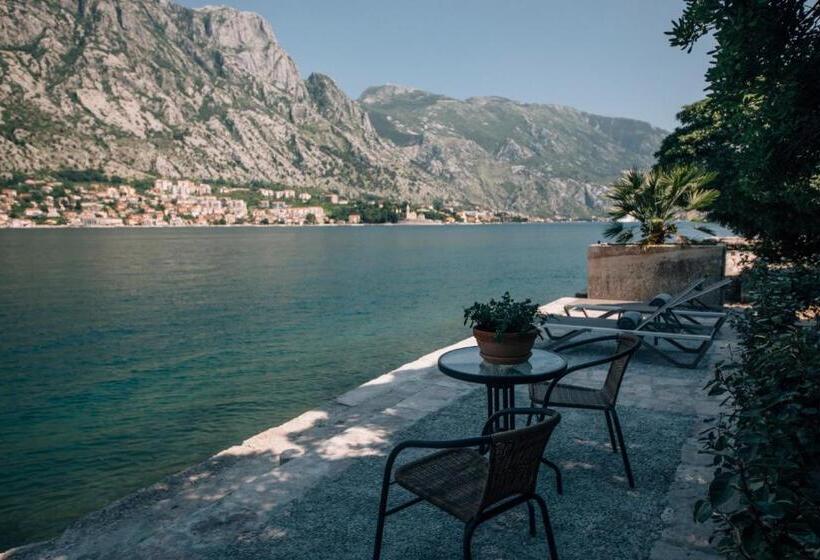 تختخواب و صبحانه Palazzo Sbutega