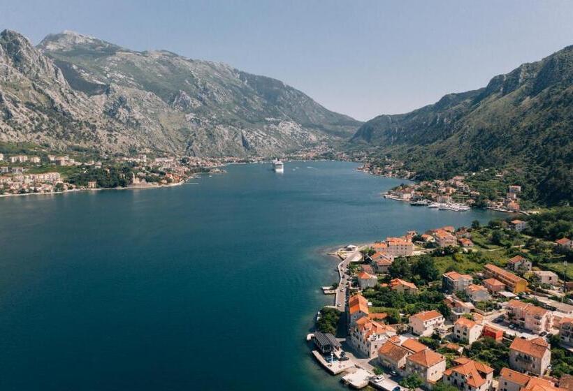 تختخواب و صبحانه Palazzo Sbutega