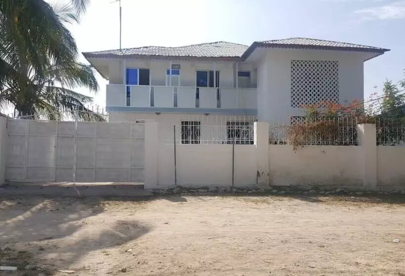 تختخواب و صبحانه Twin Villa