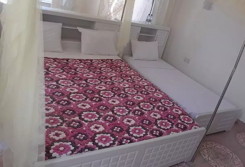 تختخواب و صبحانه Twin Villa