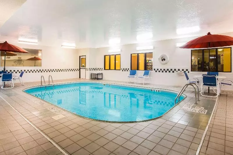 هتل Baymont By Wyndham Helena