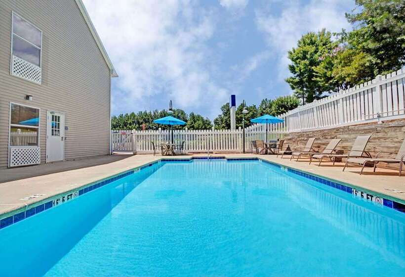 فندق Baymont By Wyndham Kennesaw