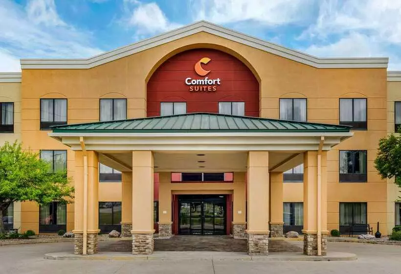 Отель Comfort Suites Near Route 66