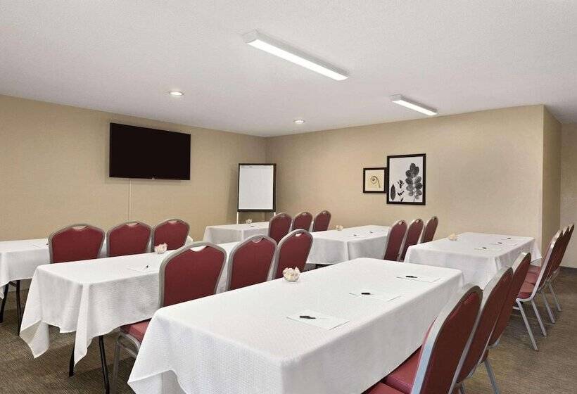 فندق Country Inn & Suites By Radisson, Ankeny, Ia