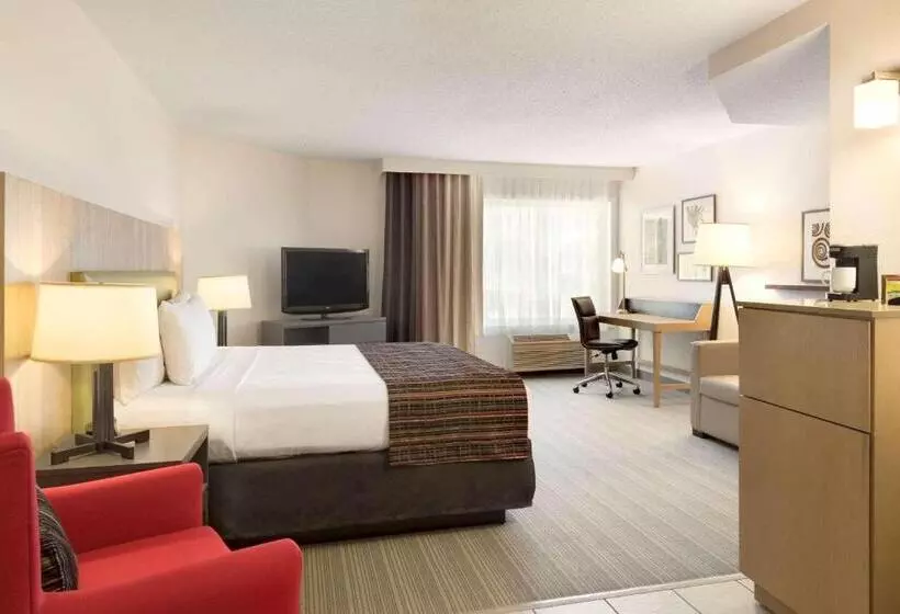 هتل Country Inn & Suites By Radisson, Chippewa Falls, Wi