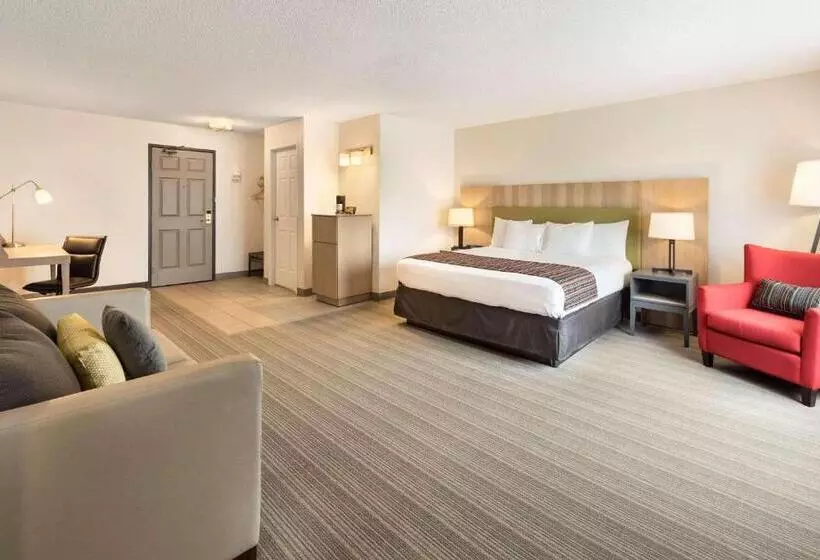 هتل Country Inn & Suites By Radisson, Chippewa Falls, Wi