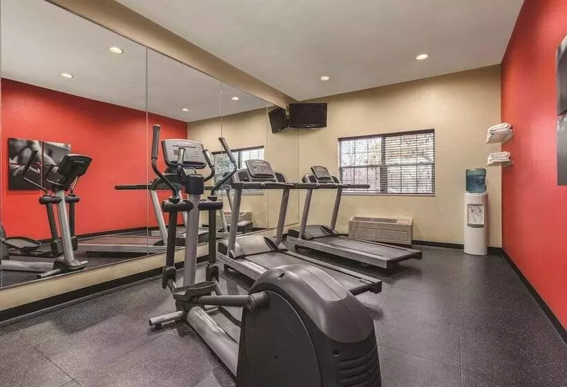 Отель Country Inn & Suites By Radisson, Dakota Dunes, Sd