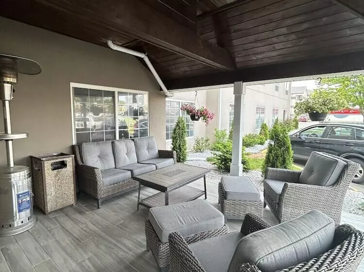 Отель Country Inn & Suites By Radisson, Grand Rapids Airport, Mi