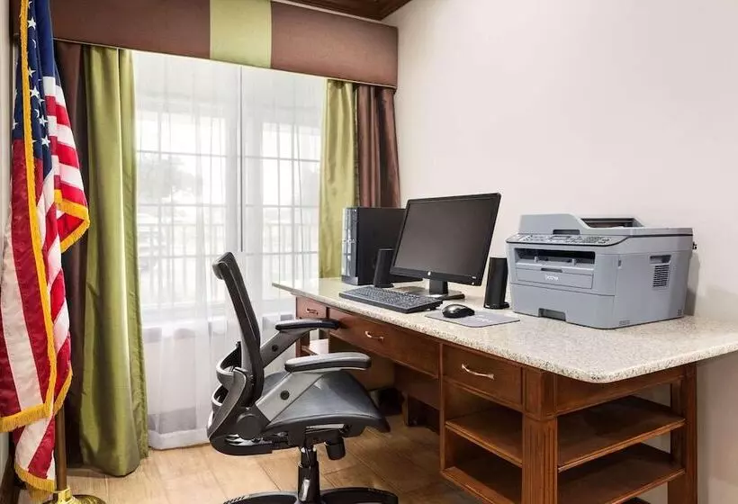 Отель Country Inn & Suites By Radisson, Grand Rapids Airport, Mi