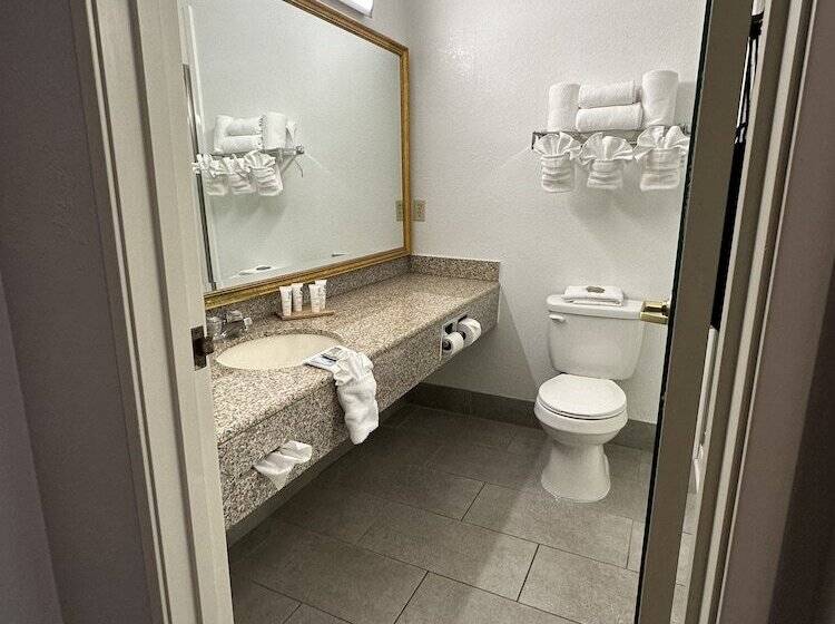 فندق Country Inn & Suites By Radisson, Grand Rapids Airport, Mi