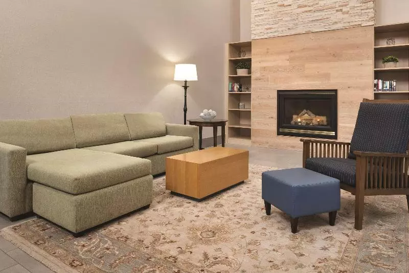 هتل Country Inn & Suites By Radisson, Waterloo, Ia