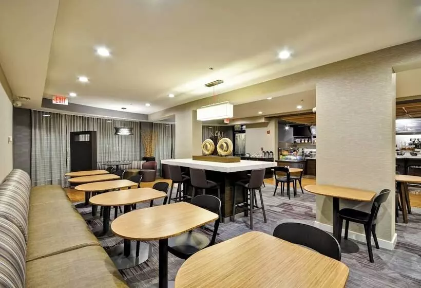 هتل Courtyard By Marriott Jacksonville Airport/ Northeast