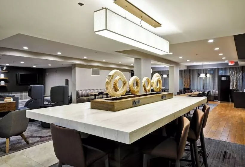 هتل Courtyard By Marriott Jacksonville Airport/ Northeast