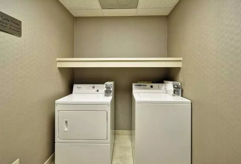 هتل Courtyard By Marriott Jacksonville Airport/ Northeast