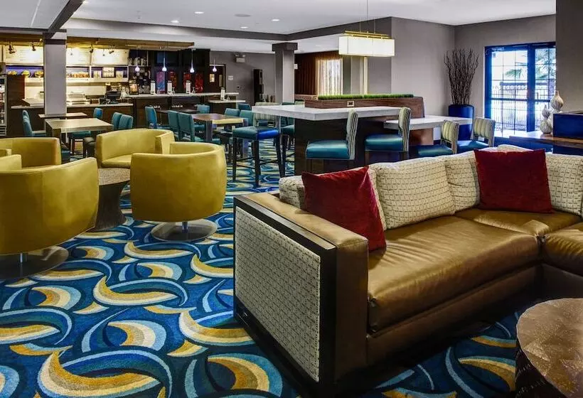 هتل Courtyard By Marriott New Bern