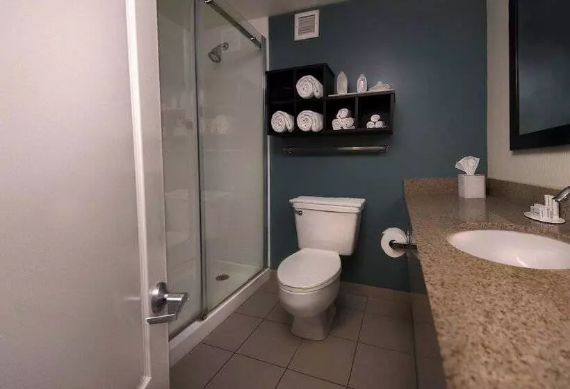 هتل Courtyard By Marriott New Bern