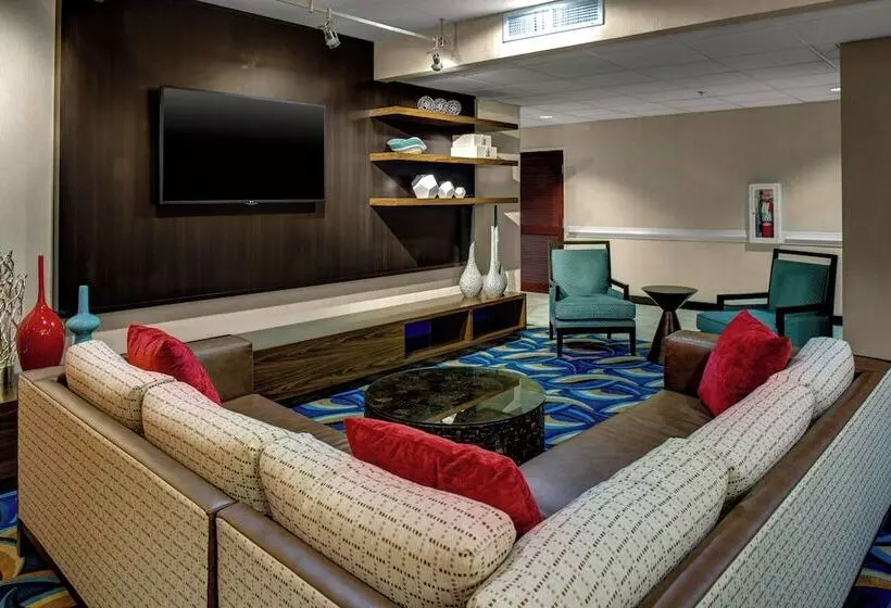 هتل Courtyard By Marriott New Bern