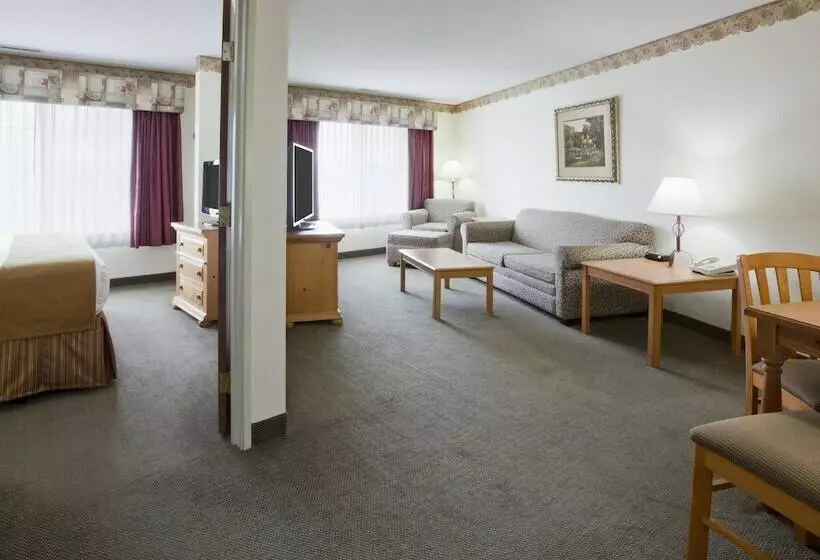 酒店 Crossings By Grandstay Inn And Suites