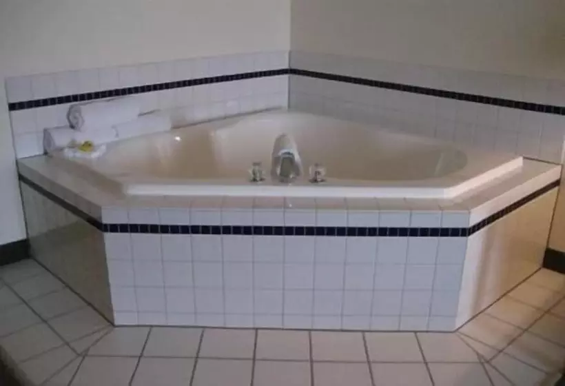 酒店 Crossings By Grandstay Inn And Suites