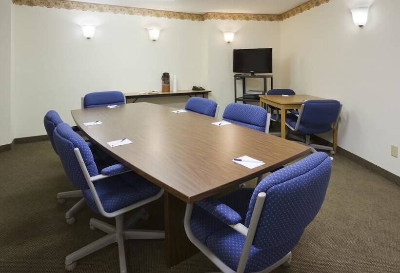 فندق Crossings By Grandstay Inn And Suites