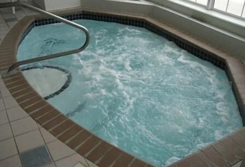 فندق Crossings By Grandstay Inn And Suites