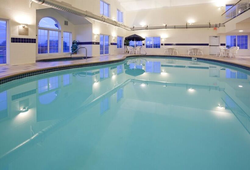 فندق Crossings By Grandstay Inn And Suites