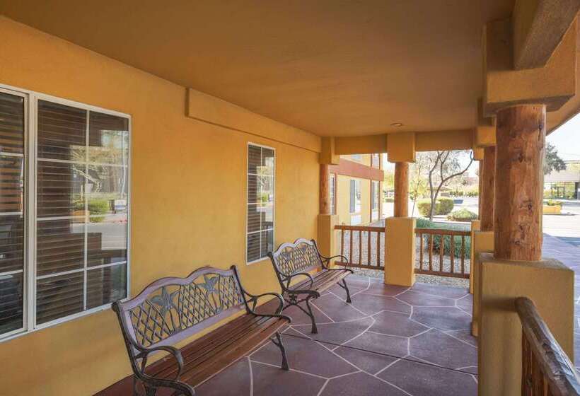 Garner Hotel Phoenix Surprise, An Ihg