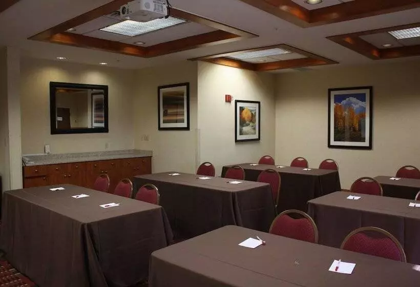 ホテル Ramada By Wyndham Denver International Airport