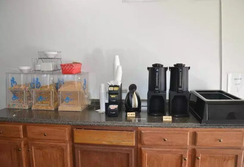 酒店 Red Carpet Inn & Suites Ebensburg