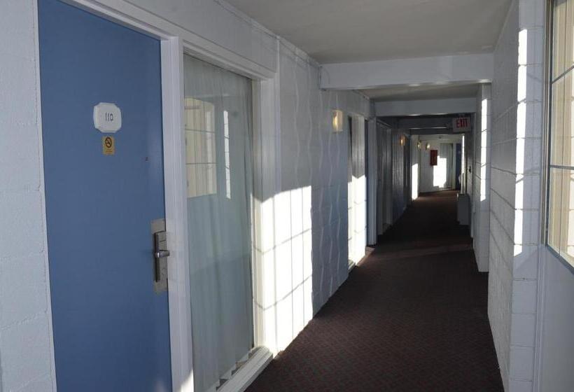 Отель Red Carpet Inn & Suites Ebensburg