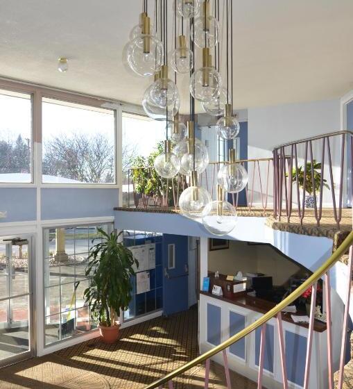 Отель Red Carpet Inn & Suites Ebensburg