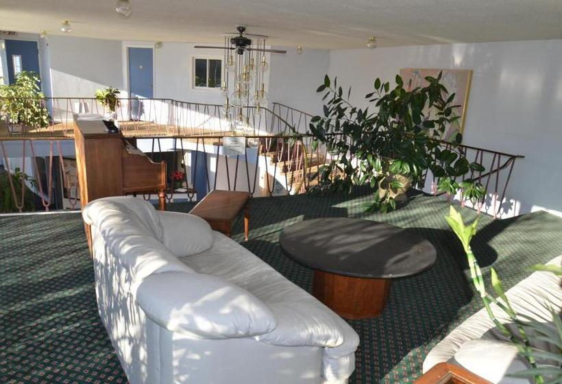 Отель Red Carpet Inn & Suites Ebensburg