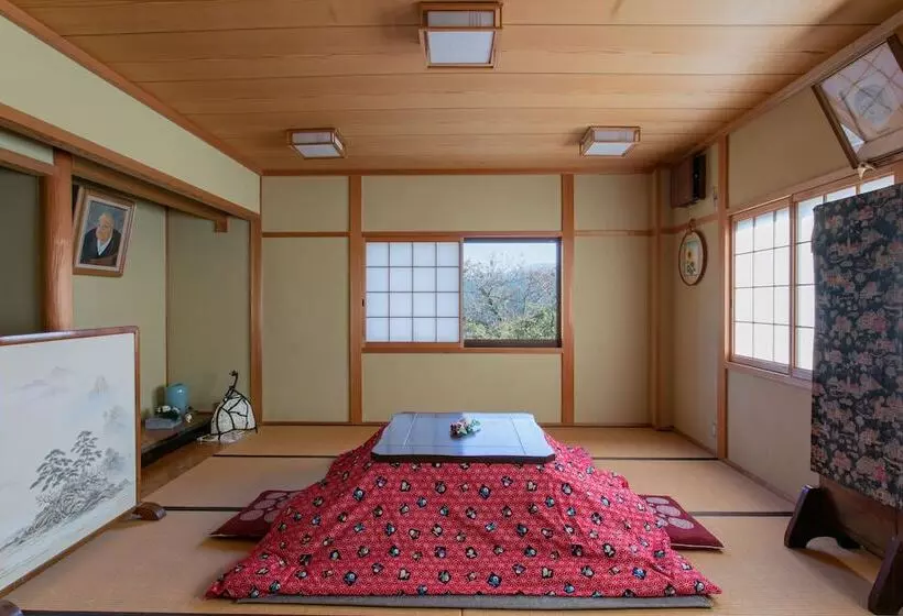 Aamiaismajoitus (B&B) Houtouji Temple