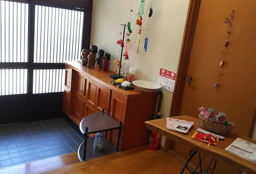 Aamiaismajoitus (B&B) Houtouji Temple