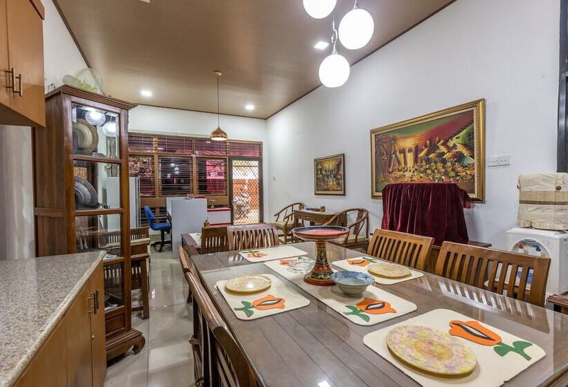 فندق Oyo 1082 Residence Arie 1