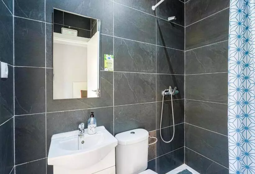 پانسیون Hostal Jireh