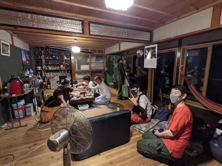 Majatalo Obasute Guesthouse Nakaraya