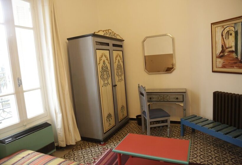 تختخواب و صبحانه Villa Les Palmes